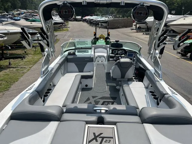 Slide: The Image of Mastercraft XT23 2019 - 19