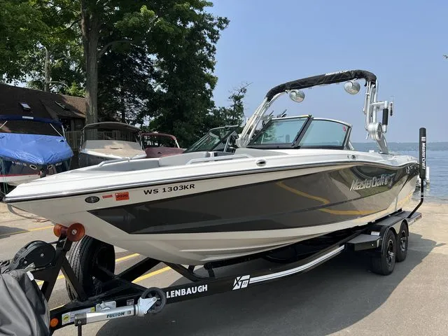 Slide: The Image of Mastercraft XT23 2019 - 3