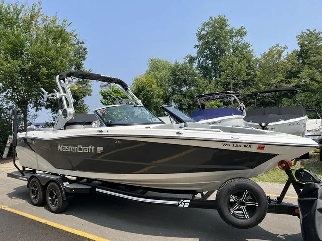 Slide: The Image of Mastercraft XT23 2019 - 4