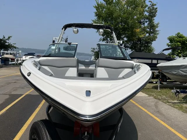 Slide: The Image of Mastercraft XT23 2019 - 7