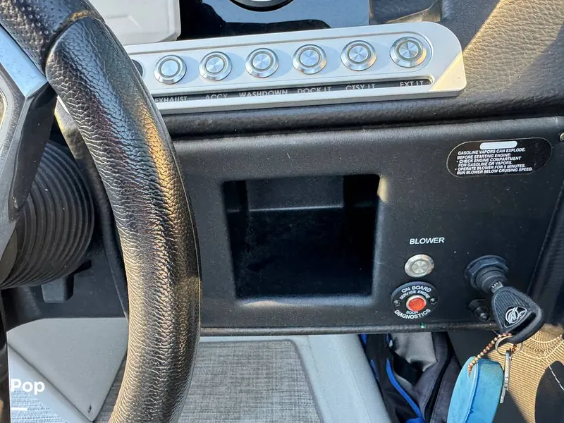 Slide: The Image of Crownline Boats 240 SS 2023 - 15983903