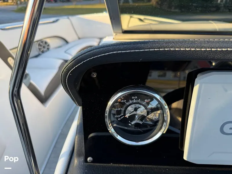 Slide: The Image of Crownline Boats 240 SS 2023 - 15983904