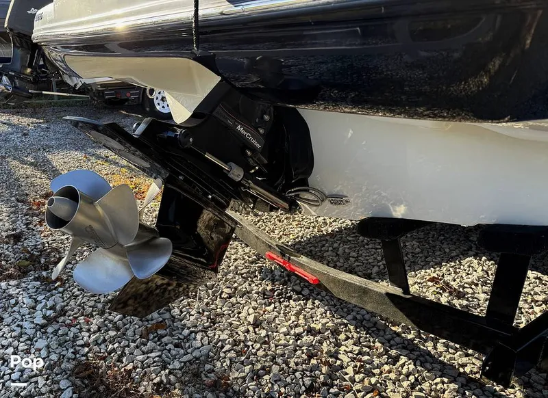 Slide: The Image of Crownline Boats 240 SS 2023 - 15983805