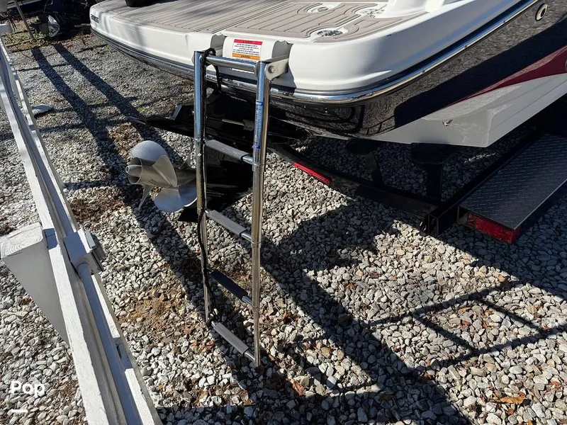 Slide: The Image of Crownline Boats 240 SS 2023 - 15983914