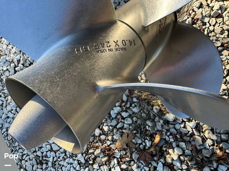 Slide: The Image of Crownline Boats 240 SS 2023 - 15983807