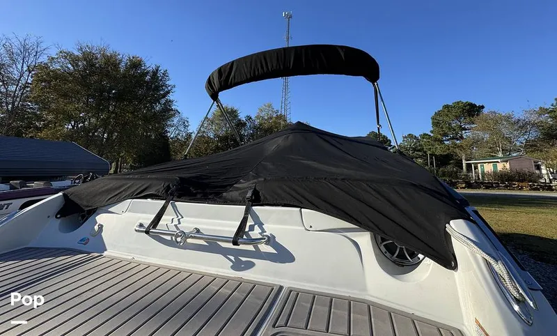 Slide: The Image of Crownline Boats 240 SS 2023 - 15983814