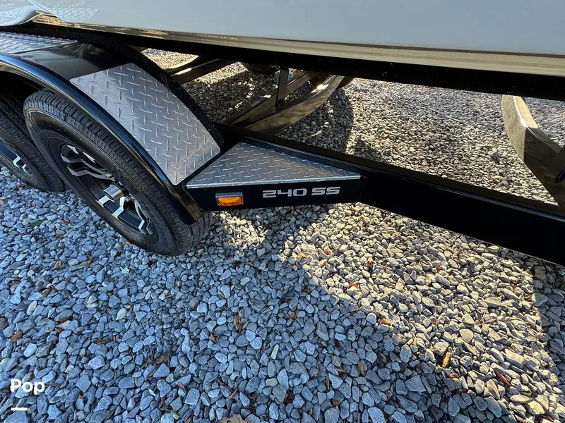 Slide: The Image of Crownline Boats 240 SS 2023 - 15983818