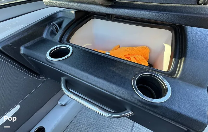 Slide: The Image of Crownline Boats 240 SS 2023 - 15983887