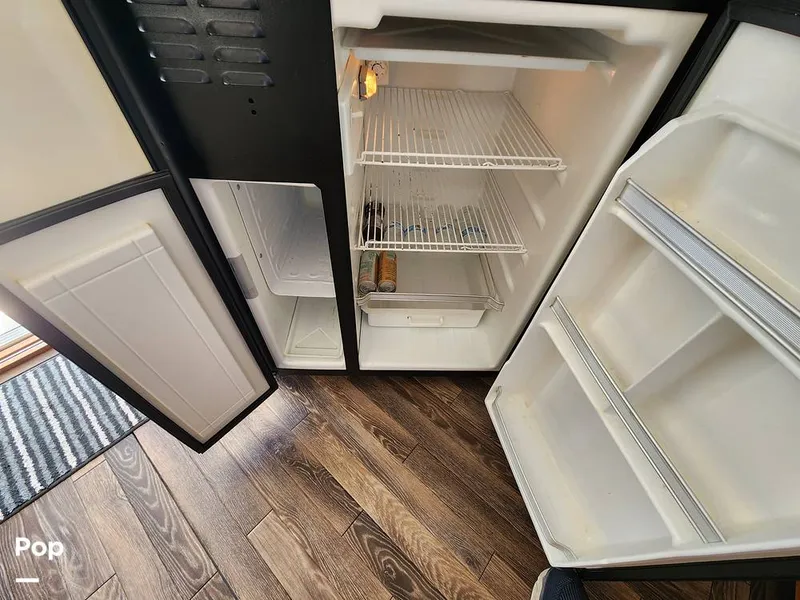 Slide: The Image of Carver 360 Sport Sedan 2004 - 15930496