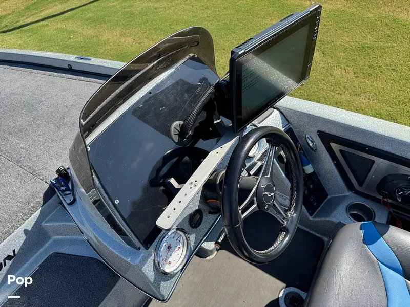 Slide: The Image of Falcon Steering Console - 15944463