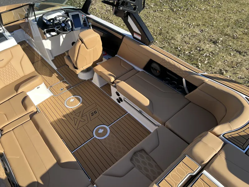 Slide: The Image of Mastercraft XT25 2024 - 13