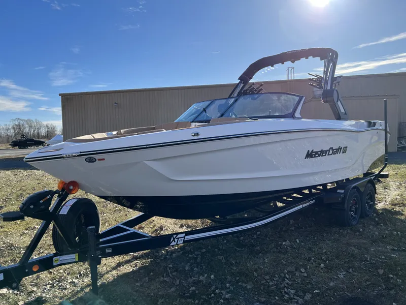 Slide: The Image of Mastercraft XT25 2024 - 3