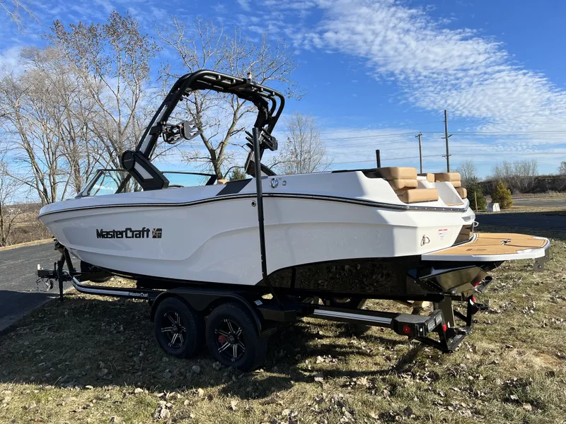 Slide: The Image of Mastercraft XT25 2024 - 4