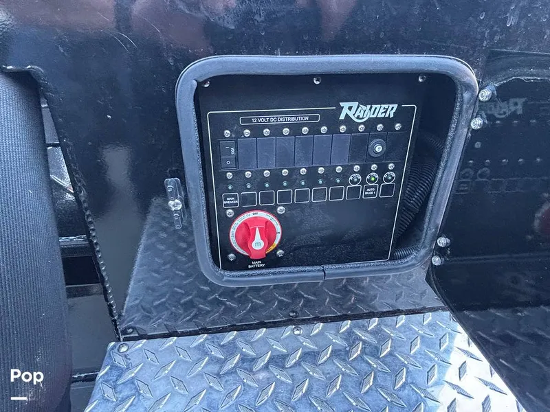 Slide: The Image of Raider 210 Explorer 2023 - 15933000