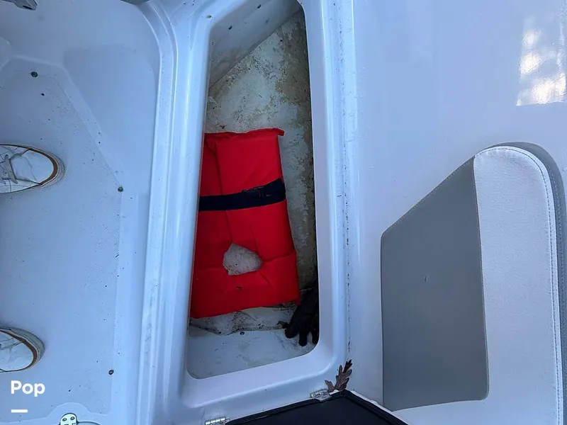 Slide: The Image of Four Winns 180 OB 2019 - 16015626