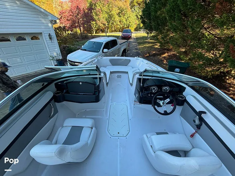 Slide: The Image of Four Winns 180 OB 2019 - 16015601