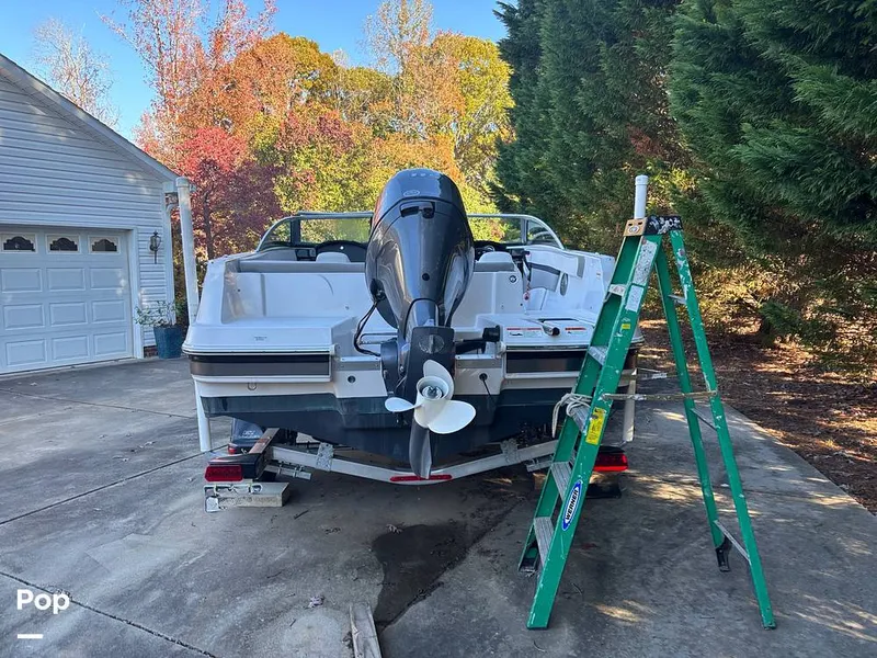 Slide: The Image of Four Winns 180 OB 2019 - 16068141