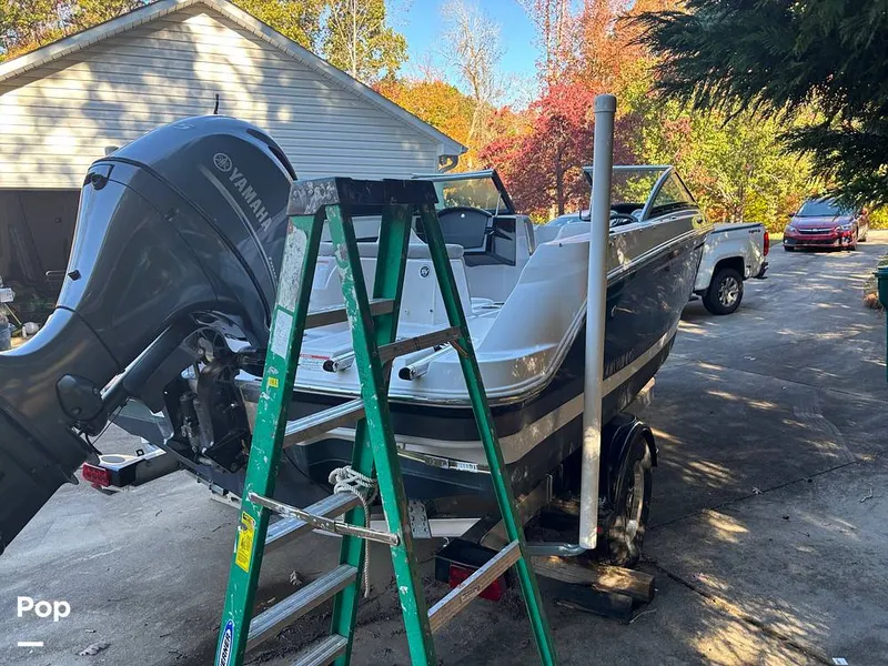 Slide: The Image of Four Winns 180 OB 2019 - 16068142