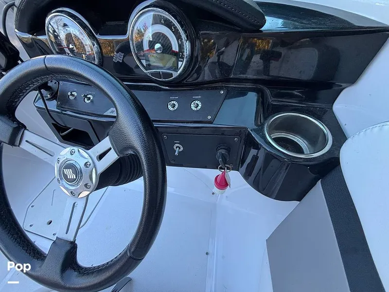 Slide: The Image of Four Winns 180 OB 2019 - 16015607