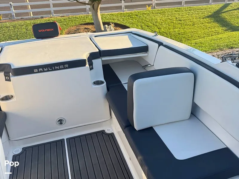 Slide: The Image of Bayliner VR4 2021 - 15930326