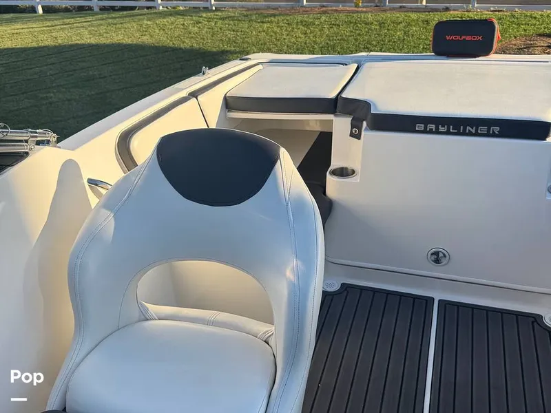 Slide: The Image of Bayliner VR4 2021 - 15930335