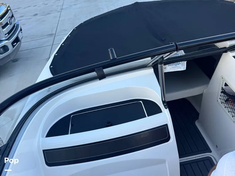 Slide: The Image of Bayliner VR4 2021 - 15930337