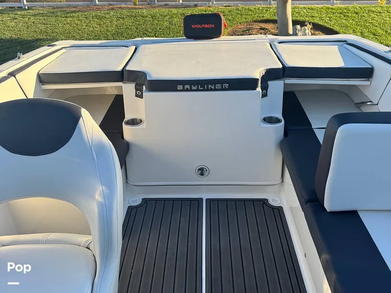 Slide: The Image of Bayliner VR4 2021 - 15939582