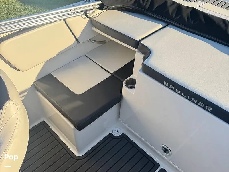 Slide: The Image of Bayliner VR4 2021 - 15939585