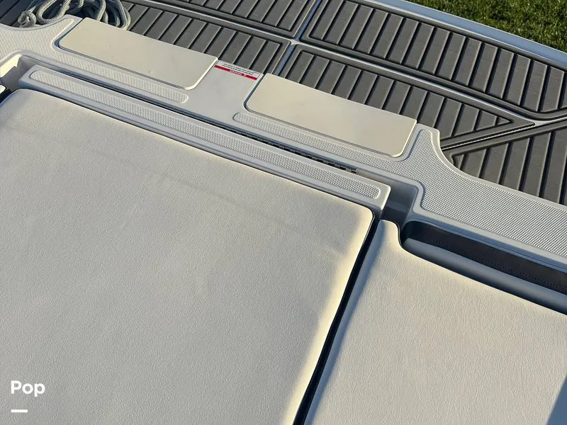 Slide: The Image of Bayliner VR4 2021 - 15939588