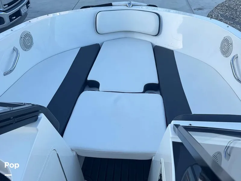 Slide: The Image of Bayliner VR4 2021 - 15930341