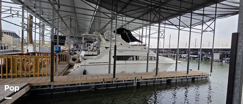 Slide: The Image of Carver Yachts Santego 380SE 2002 - 16099556