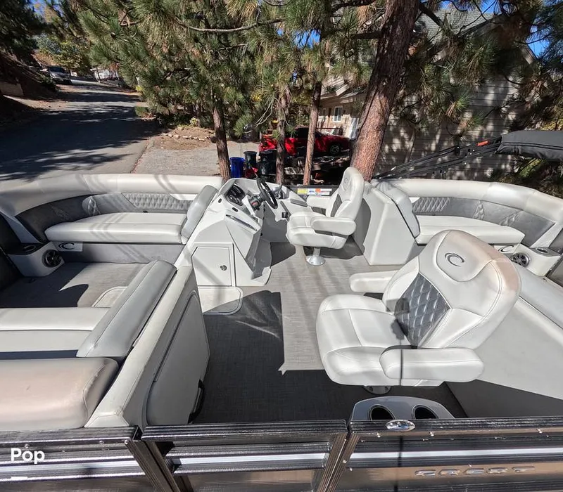 Slide: The Image of Crest III 220 SLC 2019 - 16029738