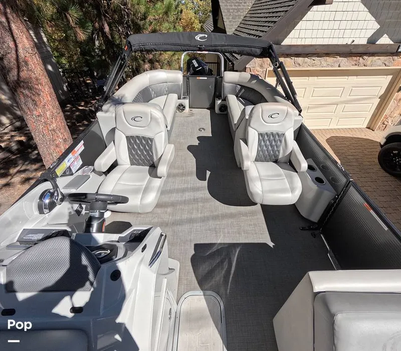 Slide: The Image of Crest III 220 SLC 2019 - 16029739