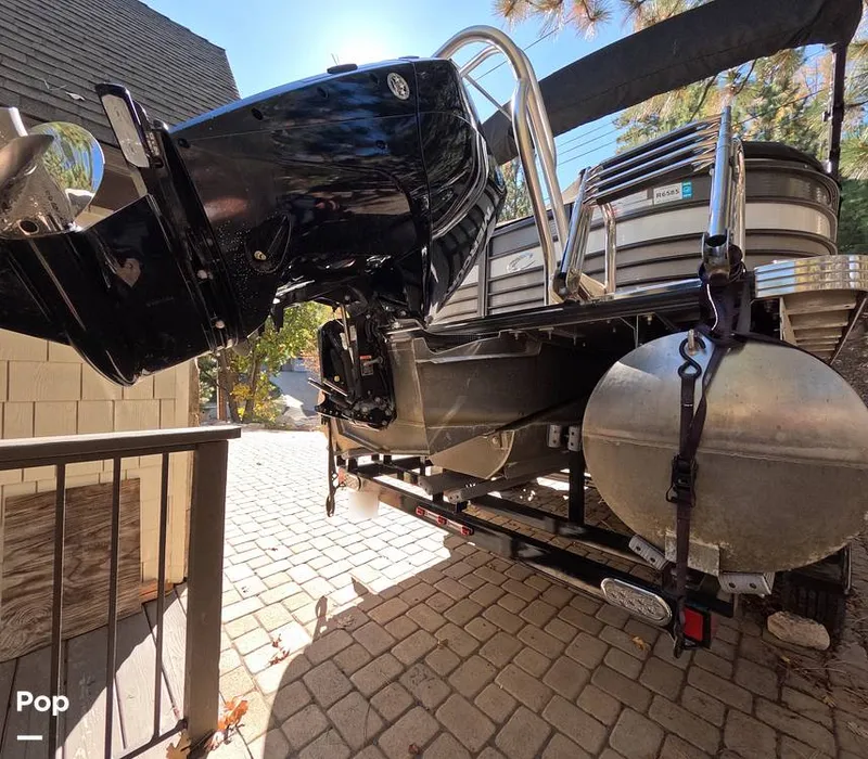 Slide: The Image of Crest III 220 SLC 2019 - 16029748