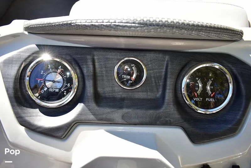 Slide: The Image of Crest III 220 SLC 2019 - 16029763