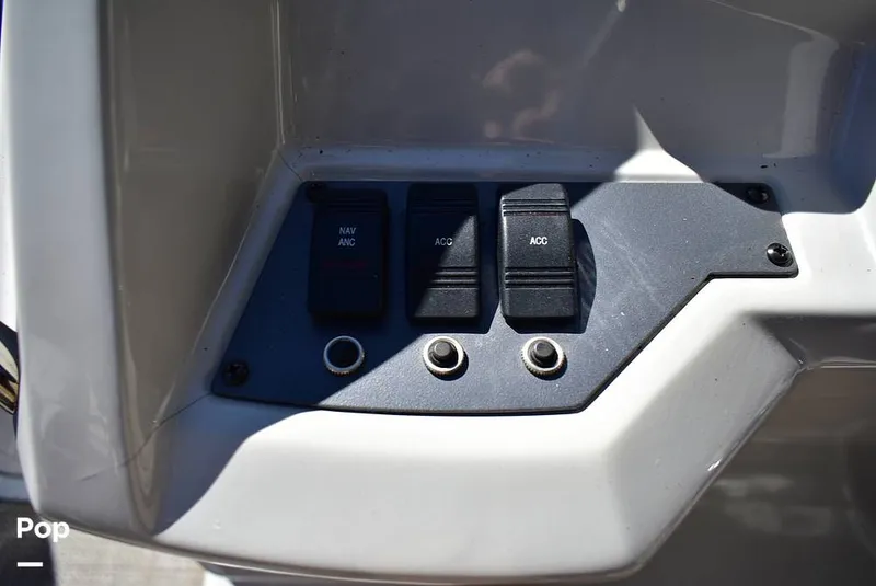 Slide: The Image of Crest III 220 SLC 2019 - 16029764