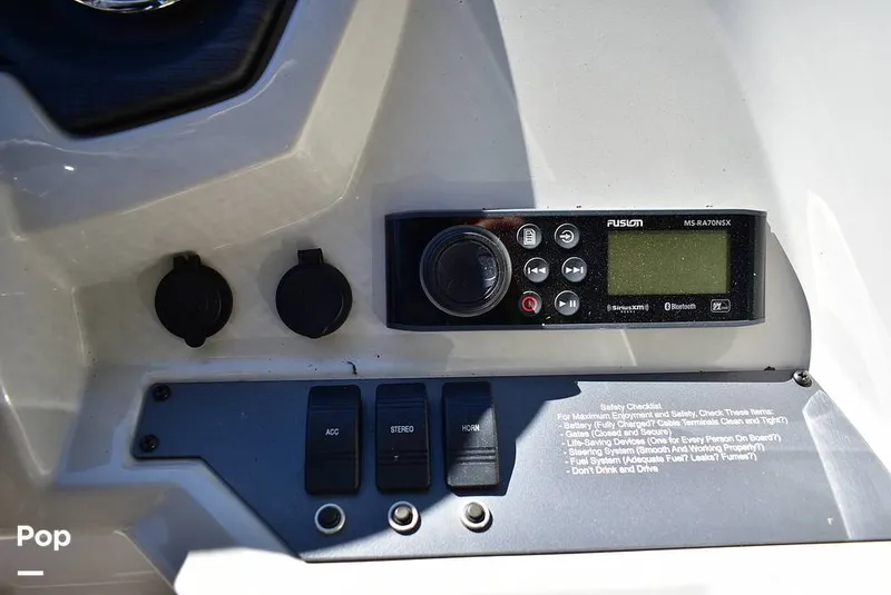 Slide: The Image of Crest III 220 SLC 2019 - 16029765