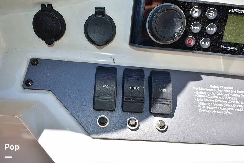 Slide: The Image of Crest III 220 SLC 2019 - 16029767