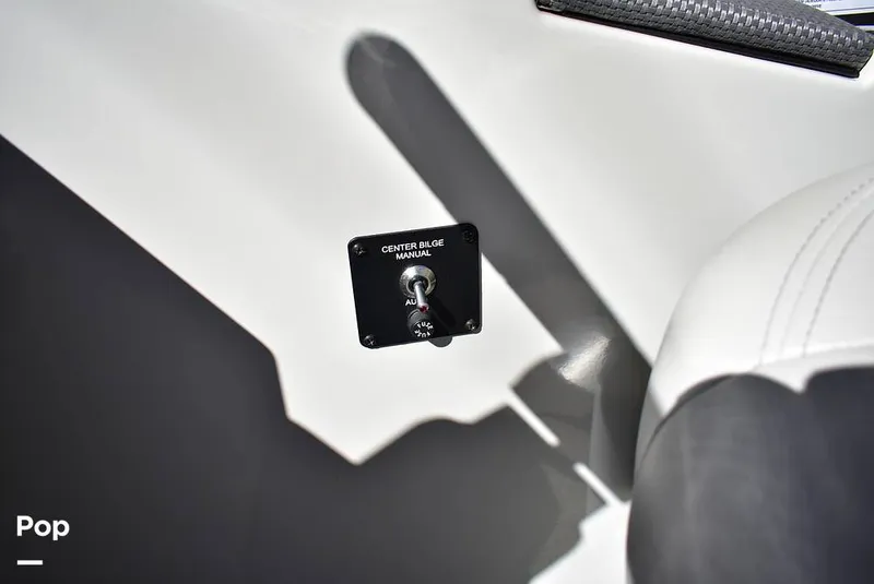 Slide: The Image of Crest III 220 SLC 2019 - 16029771