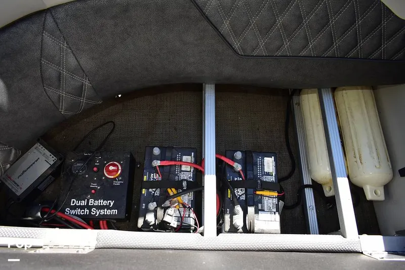 Slide: The Image of Crest III 220 SLC 2019 - 16029775