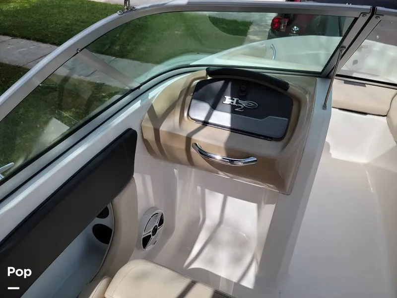 Slide: The Image of Glove Box - 15958239