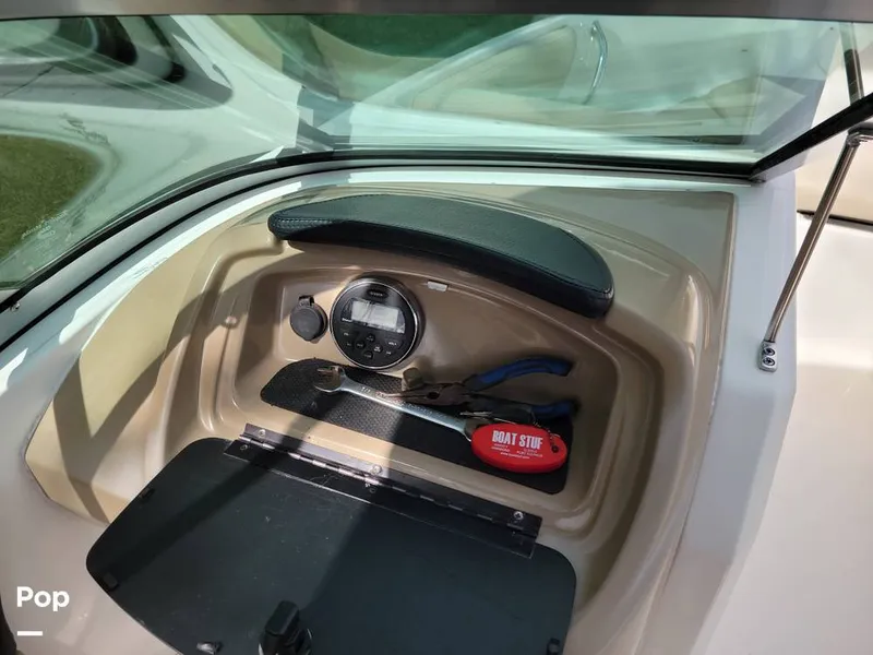 Slide: The Image of Glove Box - 15958243