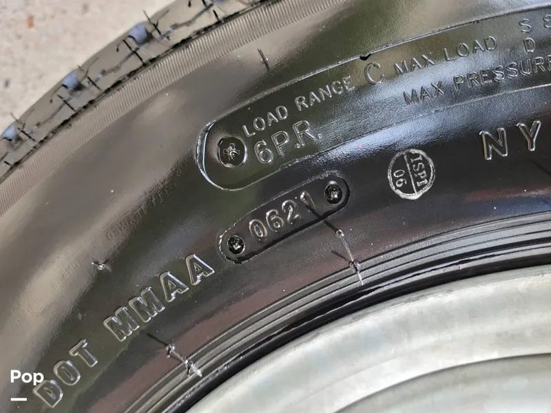 Slide: The Image of Tire Date Code - 15958298