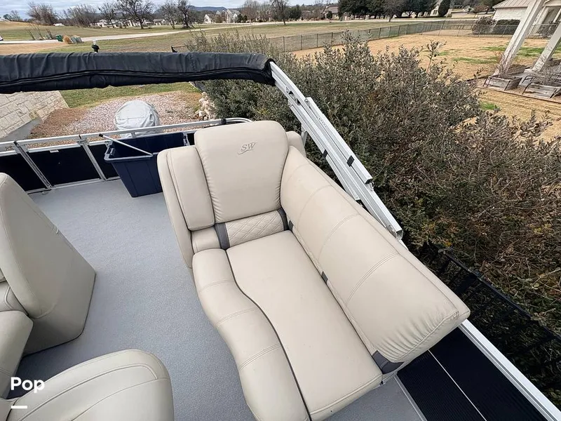 Slide: The Image of Passenger Seating With Storage - 16237337