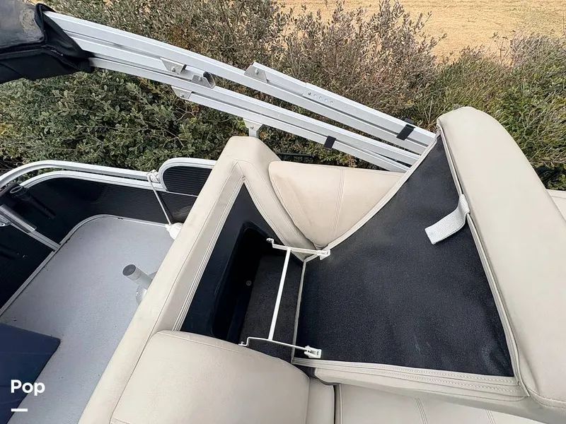 Slide: The Image of Passenger Seating With Storage - 16237348