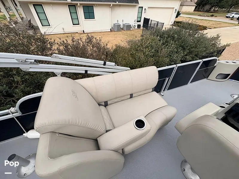 Slide: The Image of Passenger Seating With Storage - 16237349