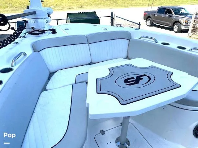 Slide: The Image of Spacious Bow Seating With Table - 16016842