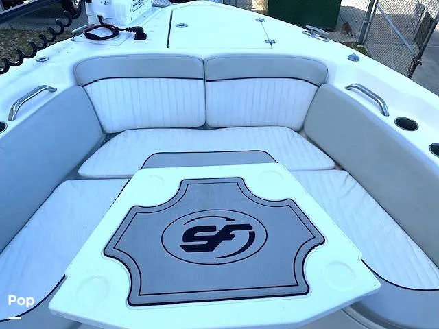 Slide: The Image of Spacious Bow Seating With Table - 16016843