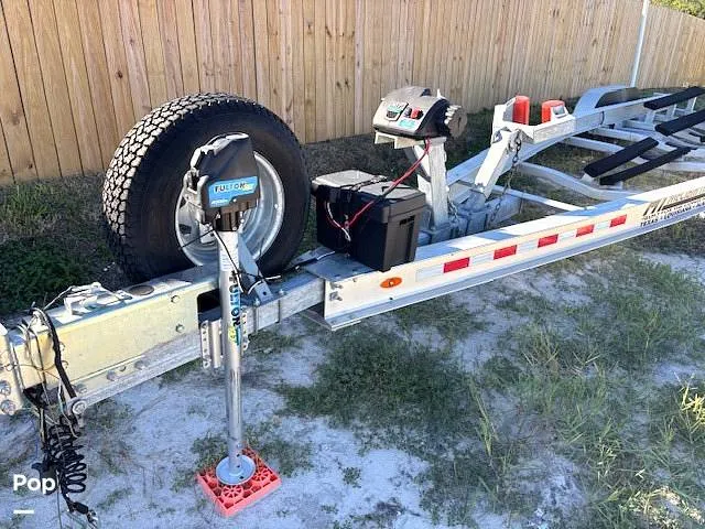 Slide: The Image of Electric Trailer Jack. - 16017463