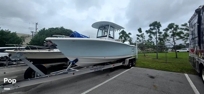 Slide: The Image of Sea Hunt Ultra 255 SE 2025 - 15944042